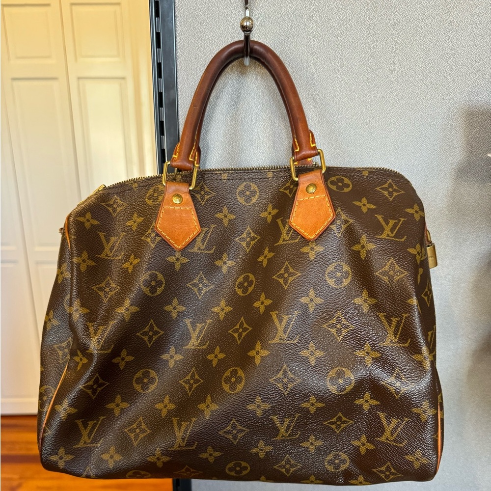 Louis Vuitton Speedy Bag